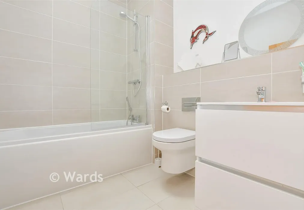 Bathroom - Moorings Reach, Maidstone, Kent - Wards of Kent