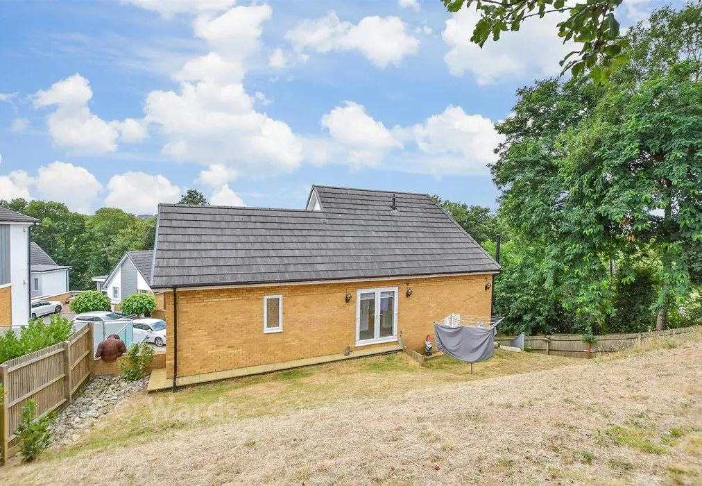 Rear Garden - Moorings Reach, Maidstone, Kent - Wards of Kent
