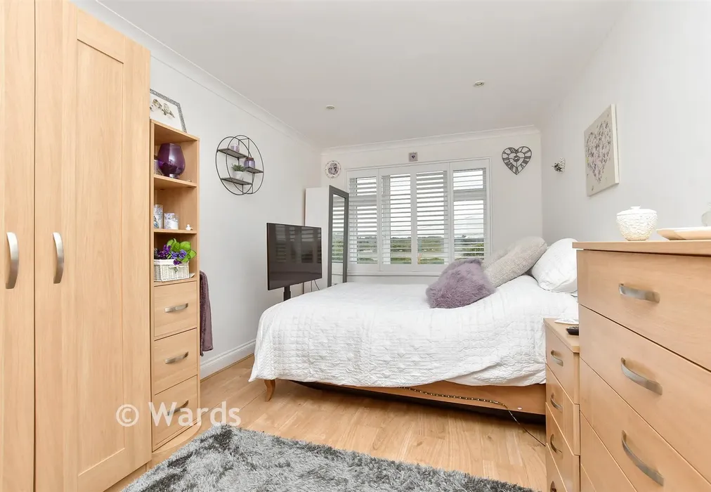 Bedroom 1 - Motney Hill, Rainham, Kent - Wards of Kent