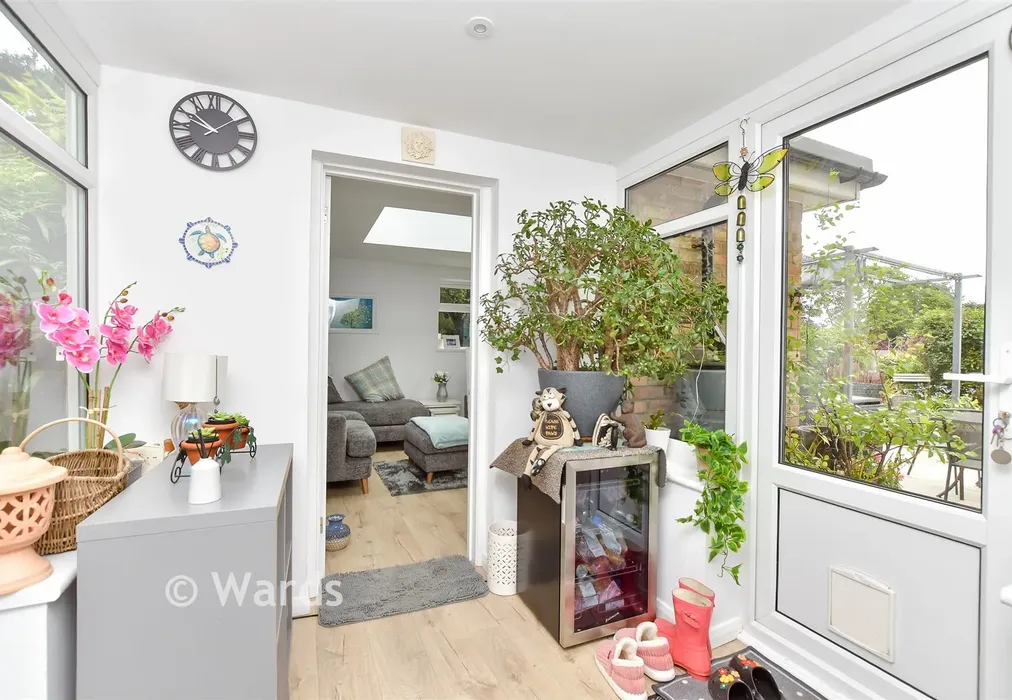 Rear Lobby - Motney Hill, Rainham, Kent - Wards of Kent