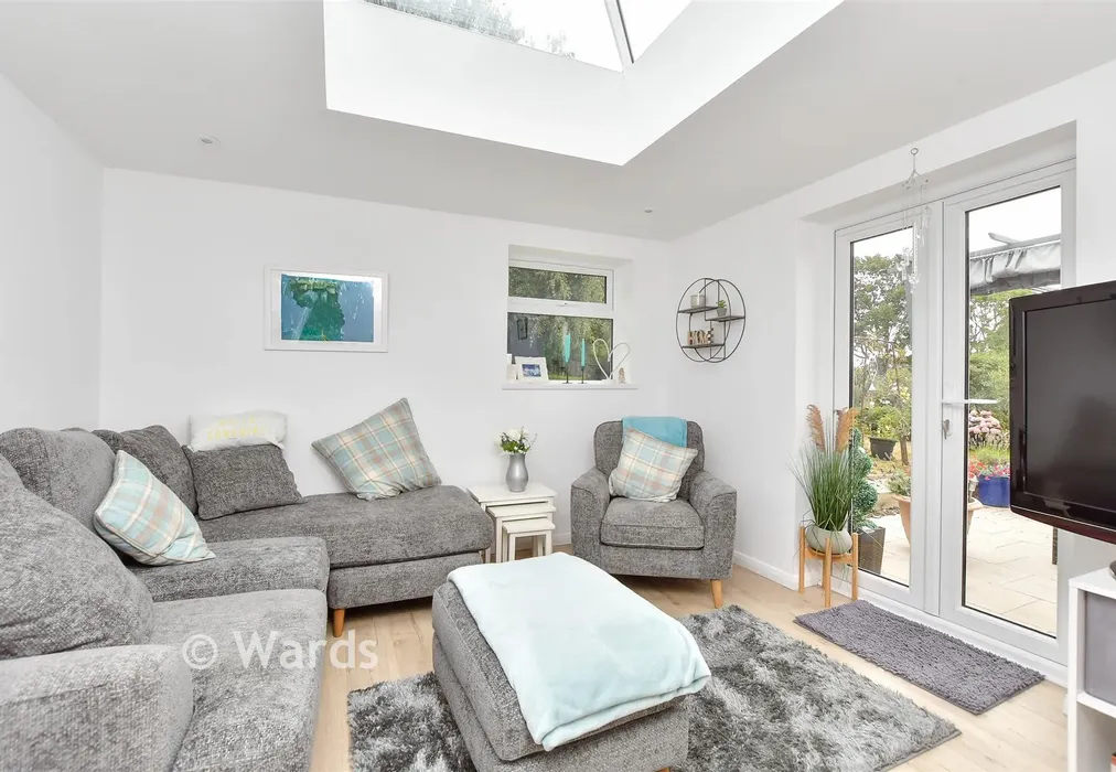 Family Room - Motney Hill, Rainham, Kent - Wards of Kent