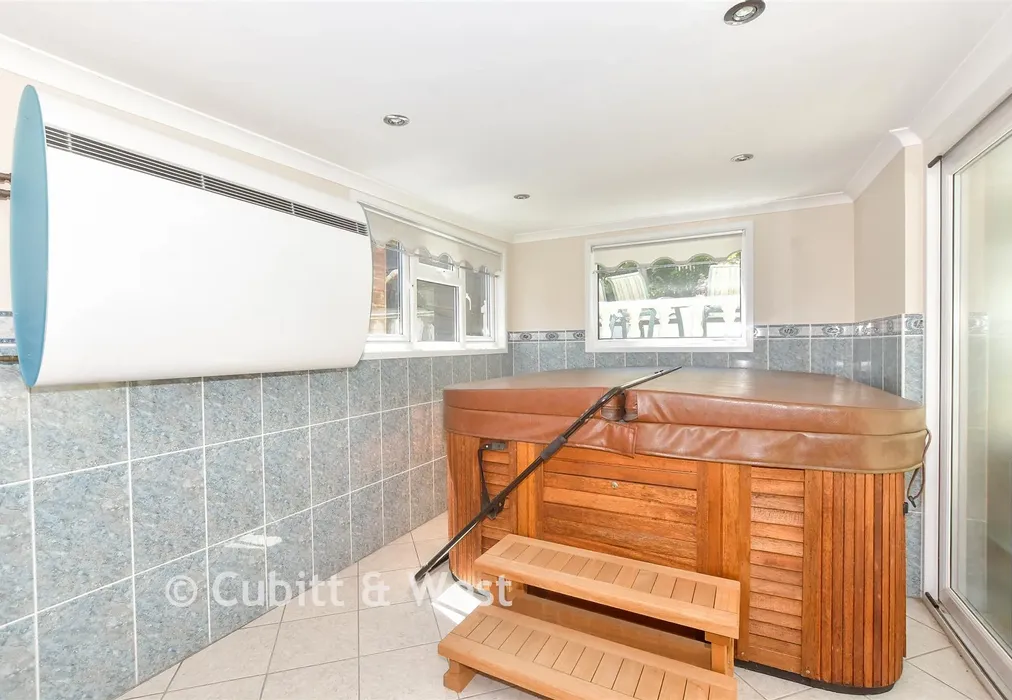 Internal Lifestyle Photograph - Chilsdown Way, Waterlooville, Hampshire - Wards of Kent