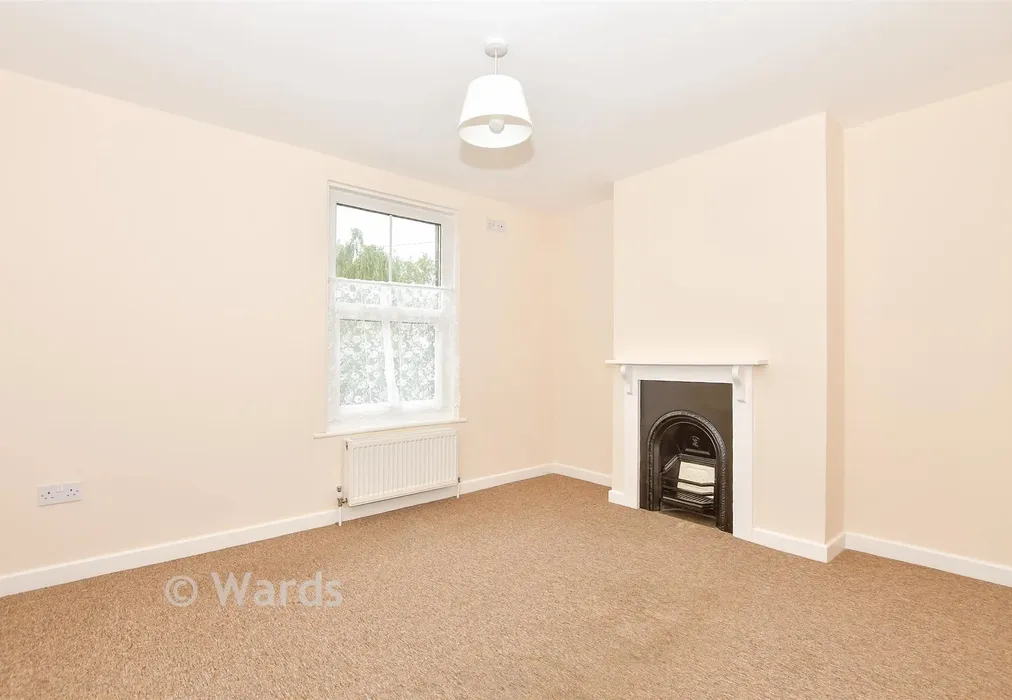 Bedroom 1 - New Hythe Lane, Larkfield, Kent - Wards of Kent