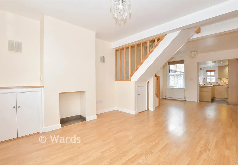 Lounge - New Hythe Lane, Larkfield, Kent - Wards of Kent