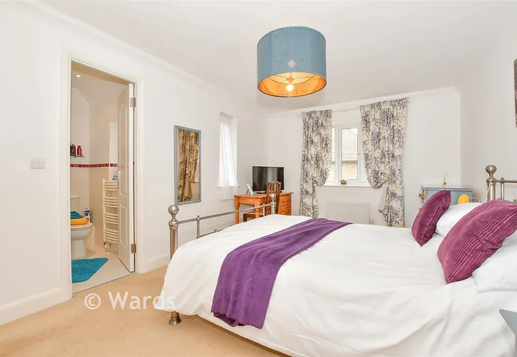 Bedroom 1 - Busbridge Close, East Malling, Kent - Wards of Kent