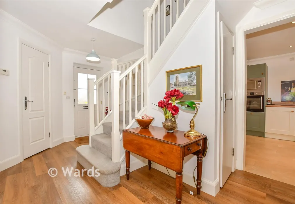 Internal Lifestyle Photograph - Busbridge Close, East Malling, Kent - Wards of Kent
