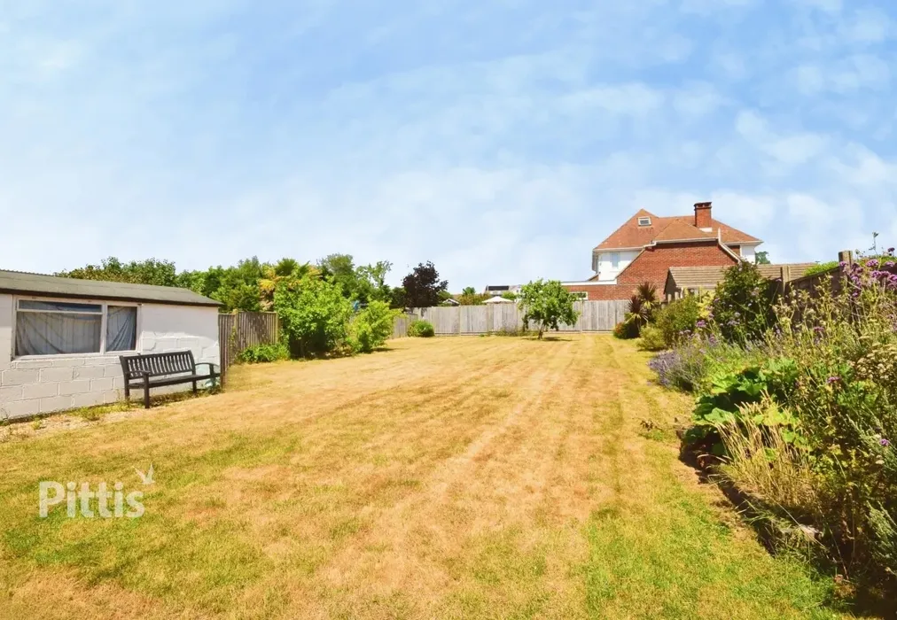  - Meadow Way Sandown PO36 - Wards of Kent