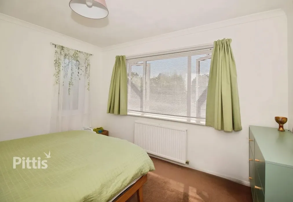  - Meadow Way Sandown PO36 - Wards of Kent