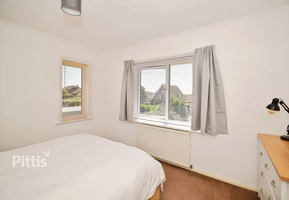  - Meadow Way Sandown PO36 - Wards of Kent