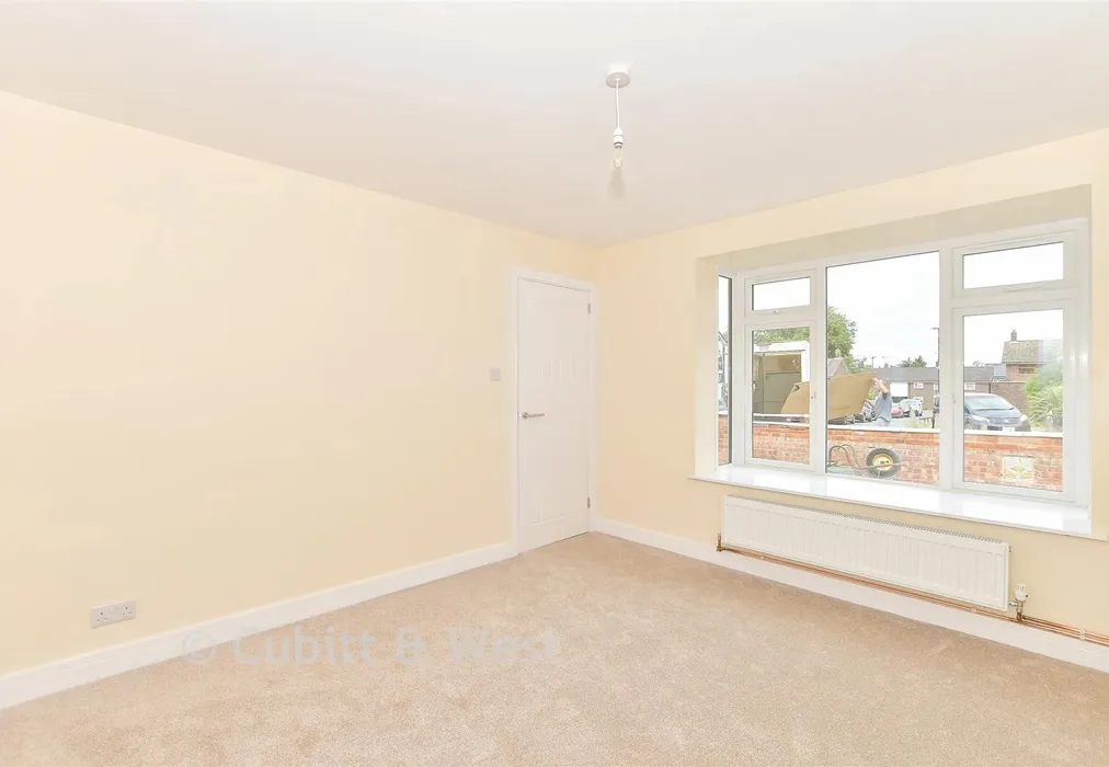 Lounge - Cuckmere Crescent, Crawley, West Sussex - Wards of Kent