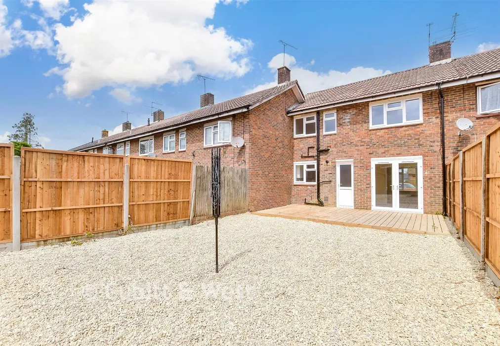 Rear Garden - Cuckmere Crescent, Crawley, West Sussex - Wards of Kent
