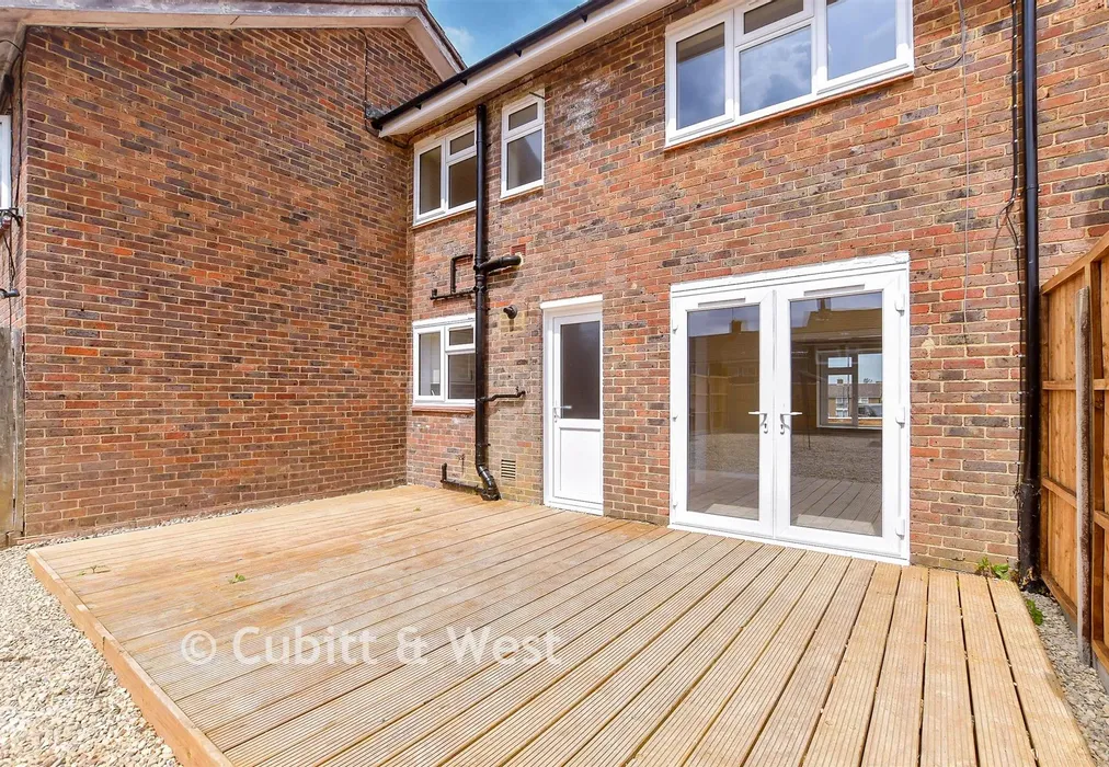 Rear Garden - Cuckmere Crescent, Crawley, West Sussex - Wards of Kent
