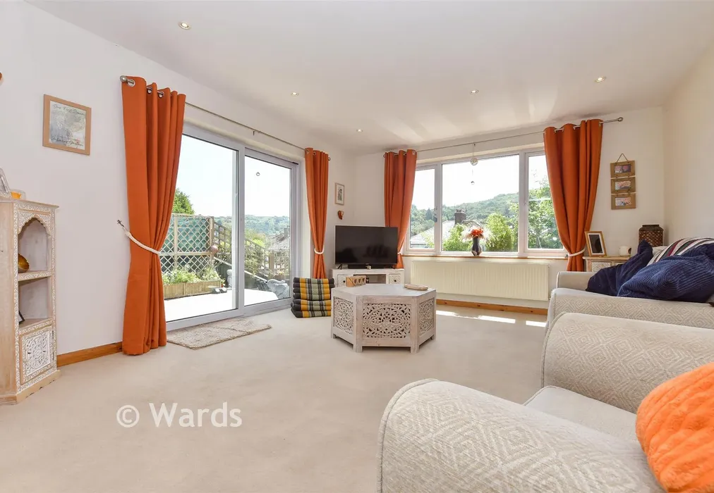 Lounge - Queens Avenue, Dover, Kent - Wards of Kent