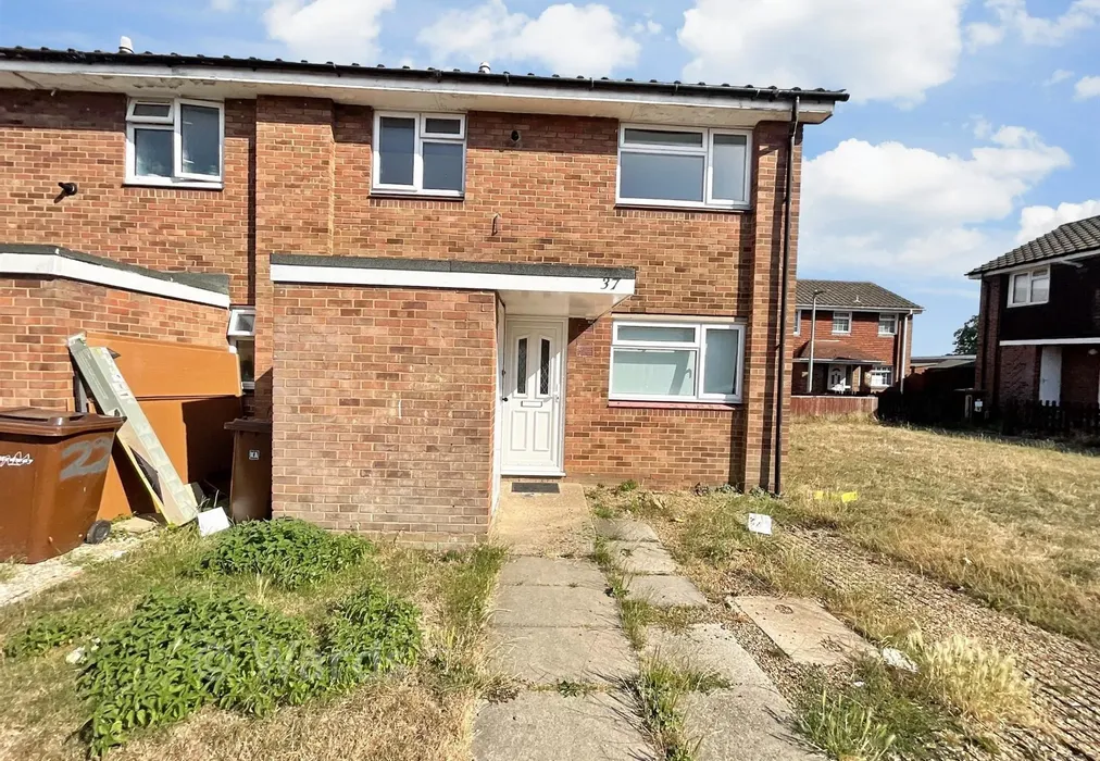 Front - Fourwents Road, Hoo, Rochester, Kent - Wards of Kent