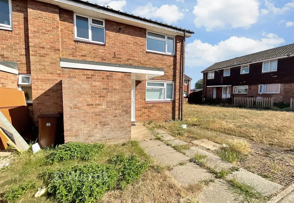 Front - Fourwents Road, Hoo, Rochester, Kent - Wards of Kent