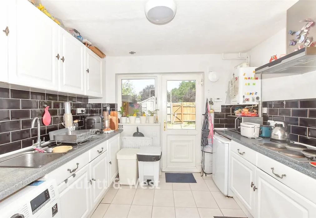 Kitchen - Osborne Crescent, Chichester, West Sussex - Wards of Kent