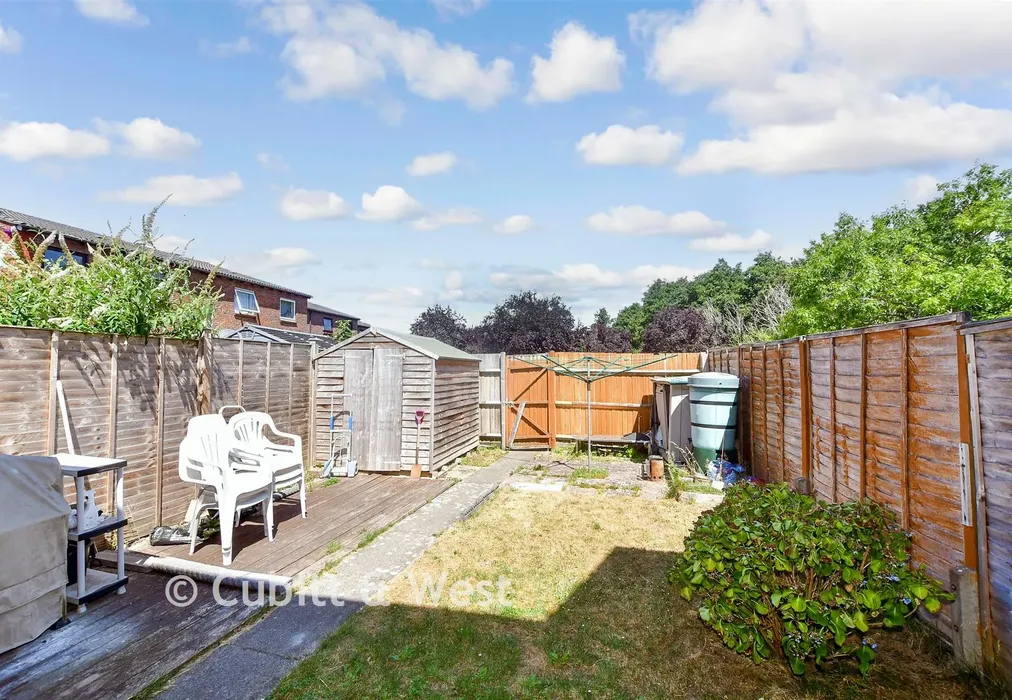 Rear Garden - Osborne Crescent, Chichester, West Sussex - Wards of Kent