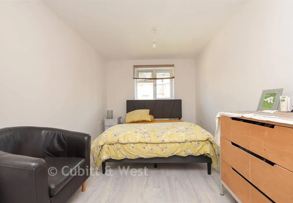 Bedroom 1 - Cotton Walk, Broadfield, Crawley, West Sussex - Wards of Kent