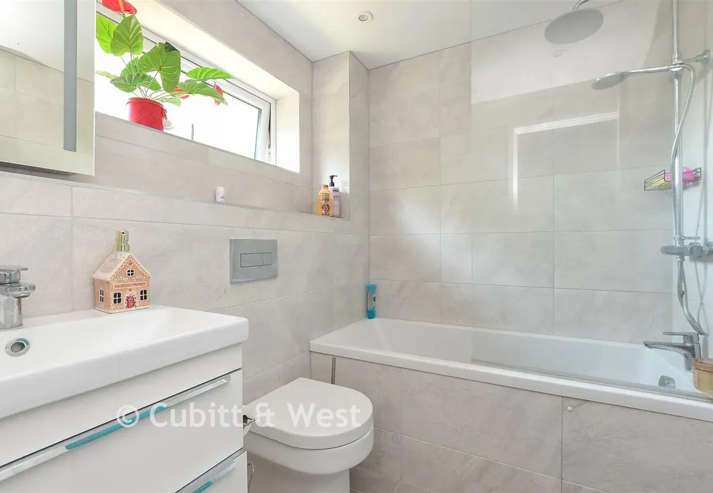 Bathroom - Cotton Walk, Broadfield, Crawley, West Sussex - Wards of Kent