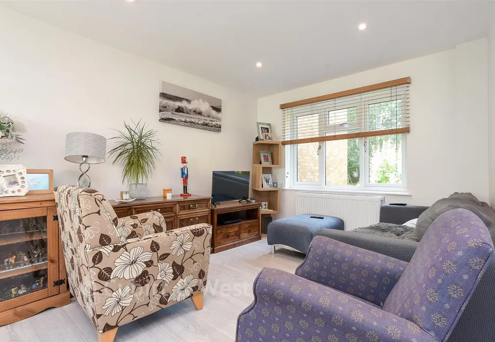 Lounge/Dining Area - Cotton Walk, Broadfield, Crawley, West Sussex - Wards of Kent