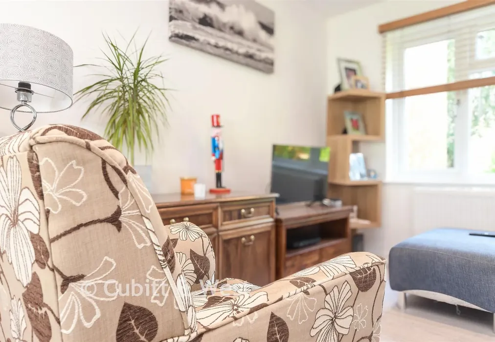 Internal Lifestyle Photograph - Cotton Walk, Broadfield, Crawley, West Sussex - Wards of Kent