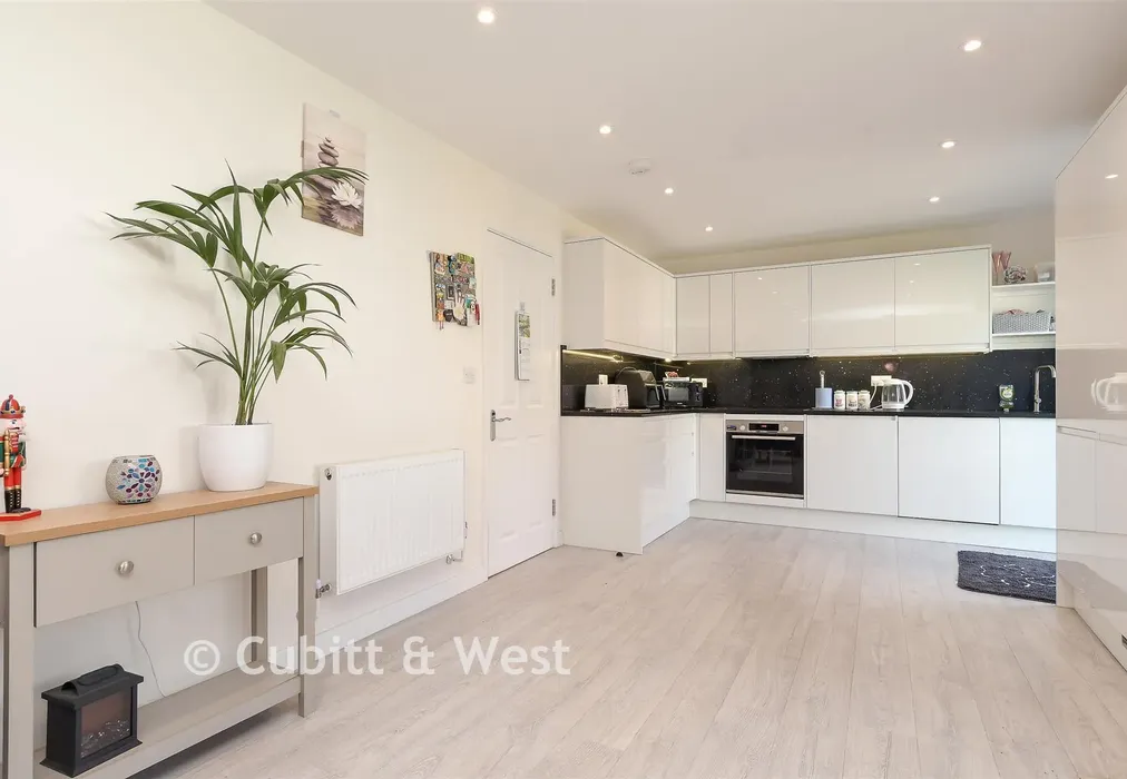 Kitchen - Cotton Walk, Broadfield, Crawley, West Sussex - Wards of Kent