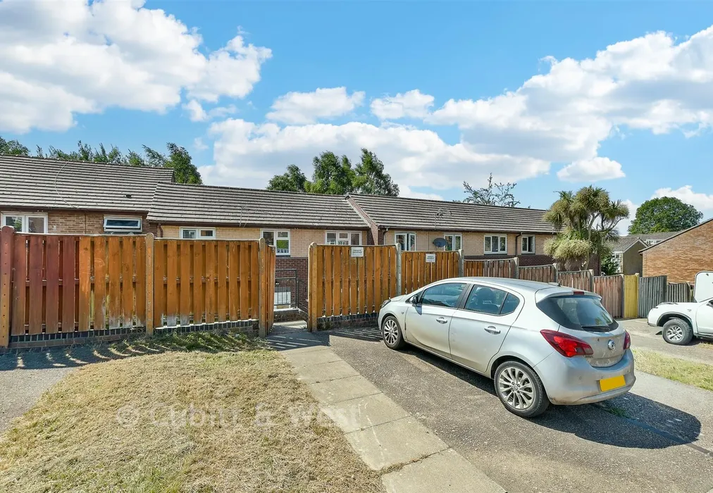 Driveway/Parking - Cotton Walk, Broadfield, Crawley, West Sussex - Wards of Kent