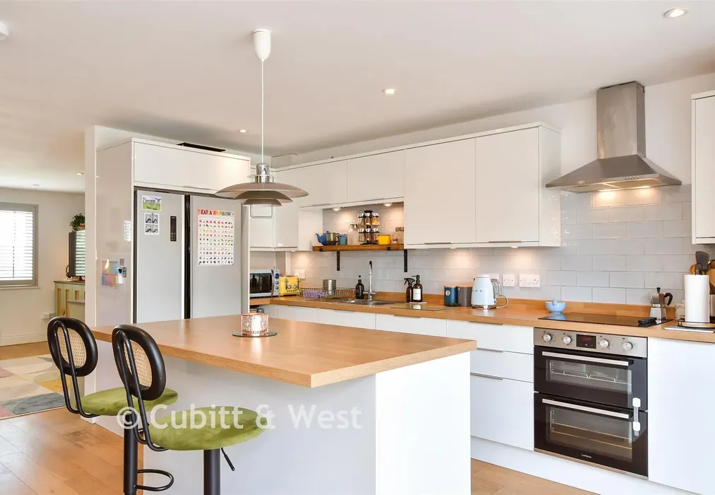 Kitchen - Brownleaf Road, Woodingdean, Brighton, East Sussex - Wards of Kent