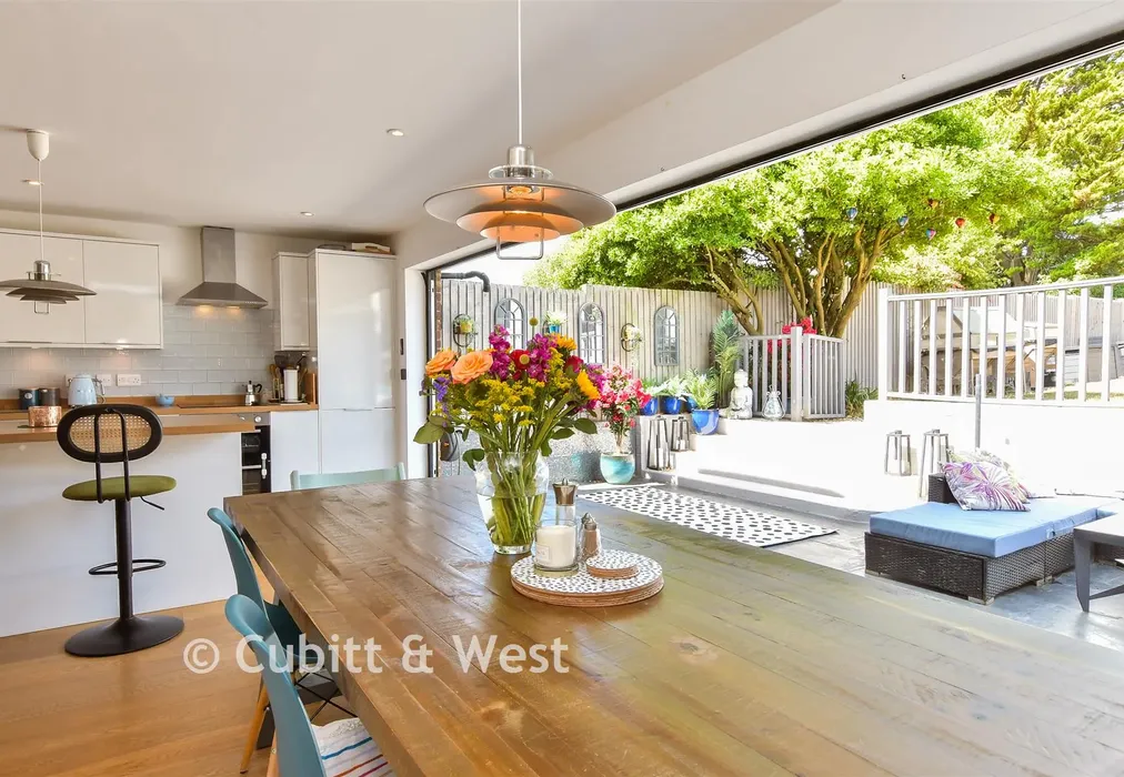 Internal Lifestyle Photograph - Brownleaf Road, Woodingdean, Brighton, East Sussex - Wards of Kent