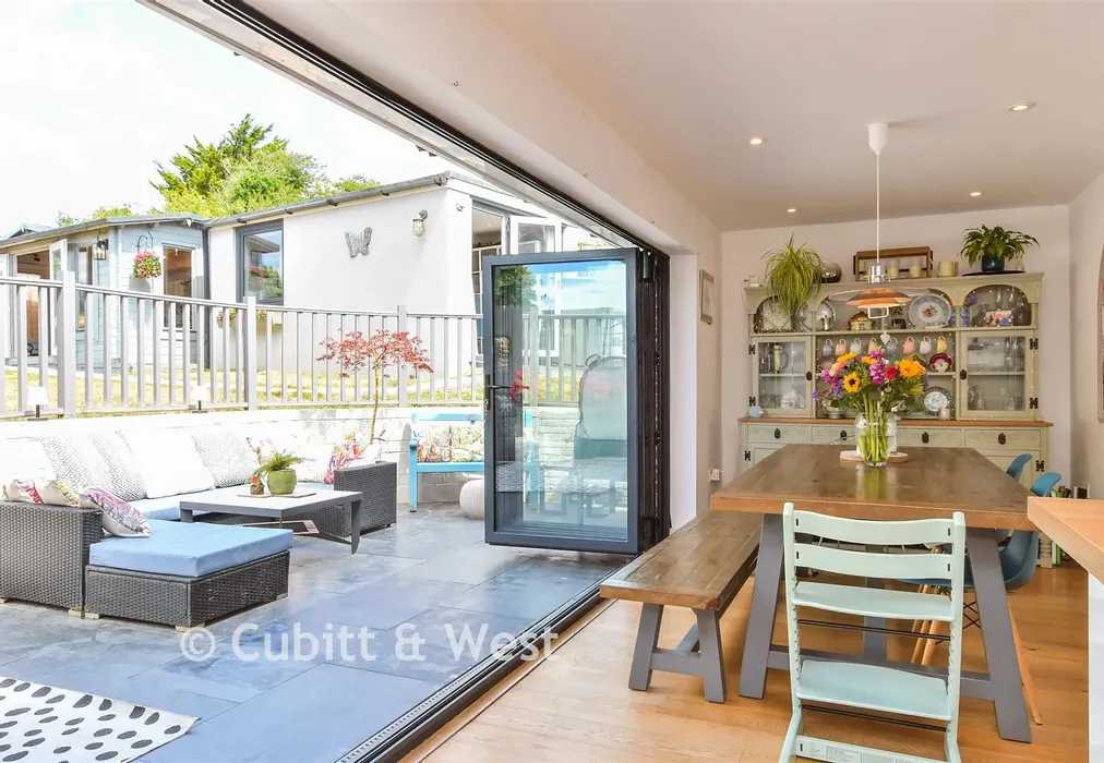 Internal Lifestyle Photograph - Brownleaf Road, Woodingdean, Brighton, East Sussex - Wards of Kent