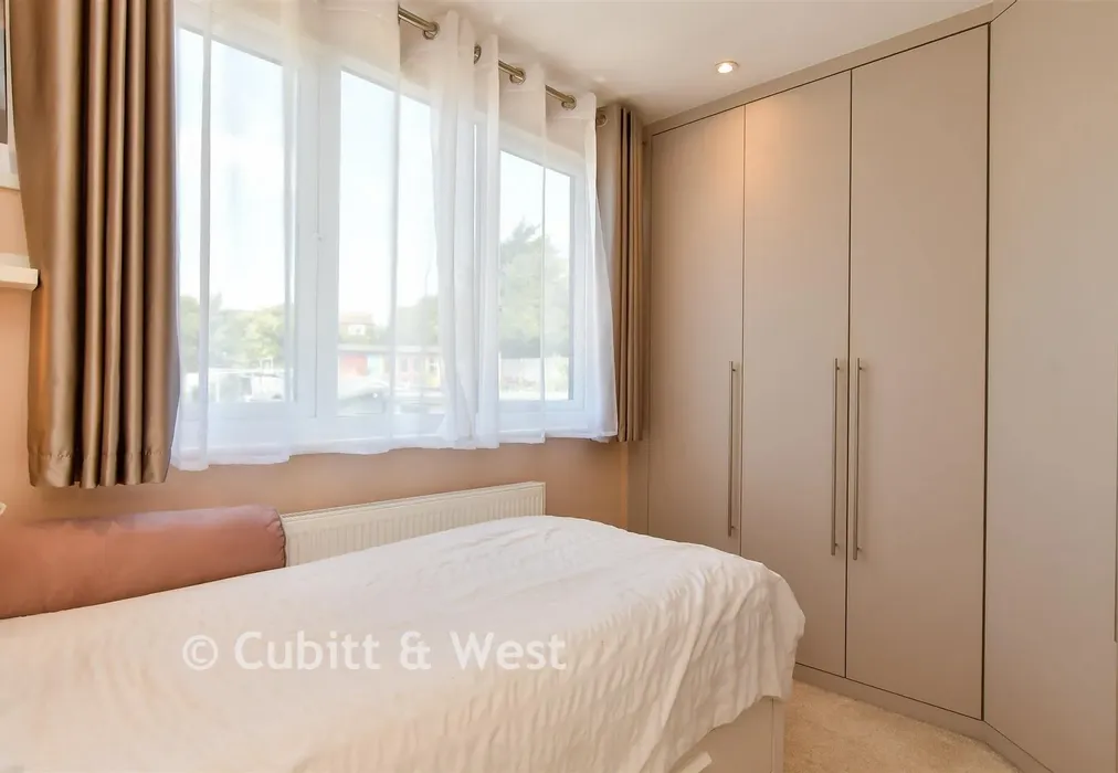 Bedroom 3 - Brownleaf Road, Woodingdean, Brighton, East Sussex - Wards of Kent
