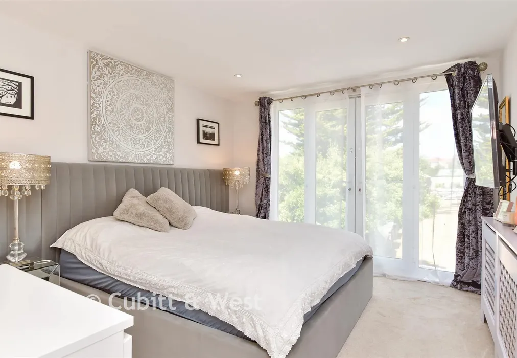 Bedroom 1 - Brownleaf Road, Woodingdean, Brighton, East Sussex - Wards of Kent