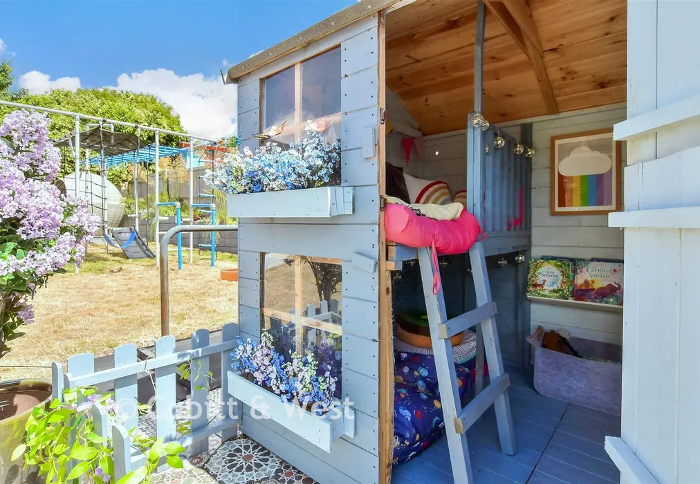External Feature - Brownleaf Road, Woodingdean, Brighton, East Sussex - Wards of Kent