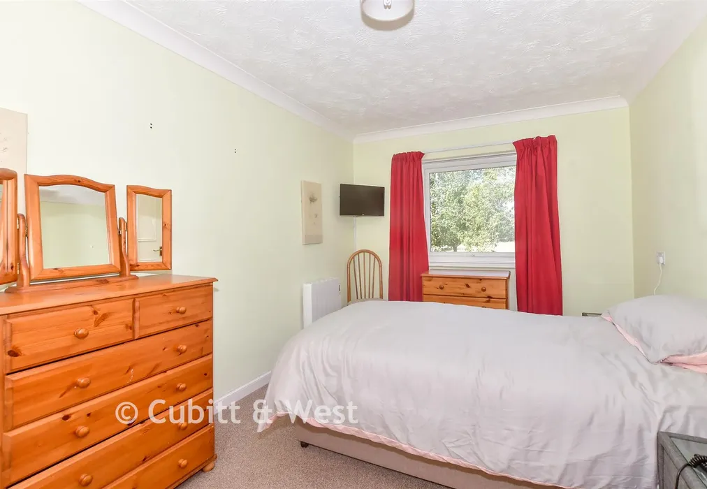 Bedroom - Horndean Road, Emsworth, Hampshire - Wards of Kent