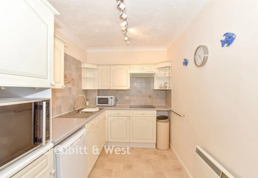 Kitchen - Horndean Road, Emsworth, Hampshire - Wards of Kent