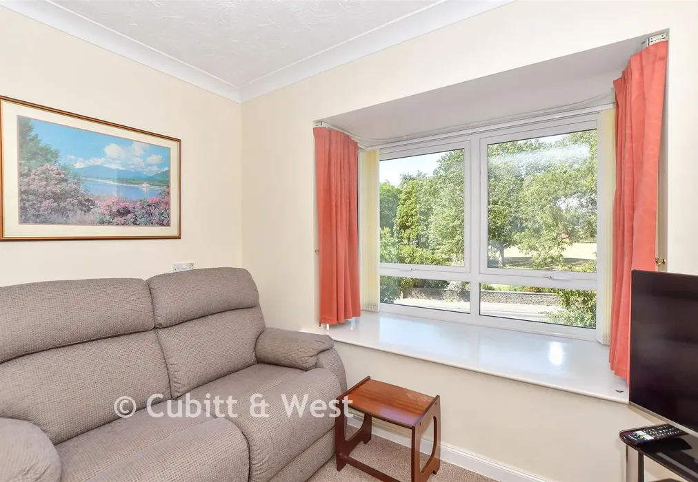 Internal Lifestyle Photograph - Horndean Road, Emsworth, Hampshire - Wards of Kent