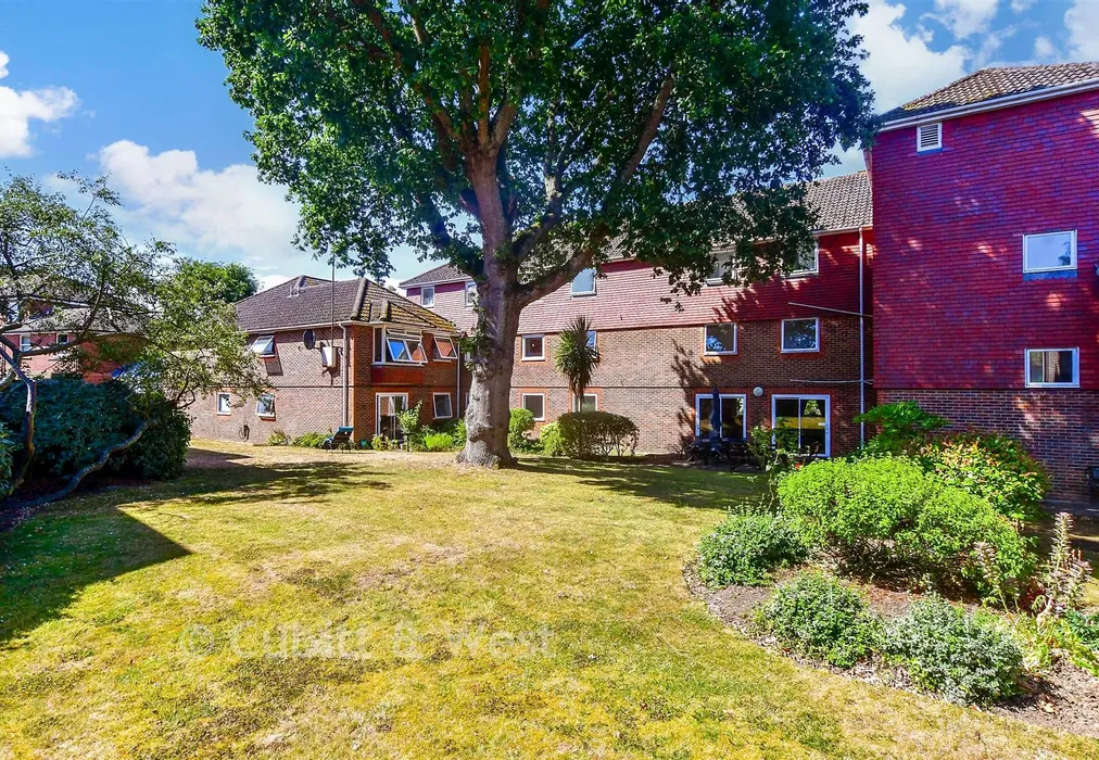 Communal Gardens - Horndean Road, Emsworth, Hampshire - Wards of Kent