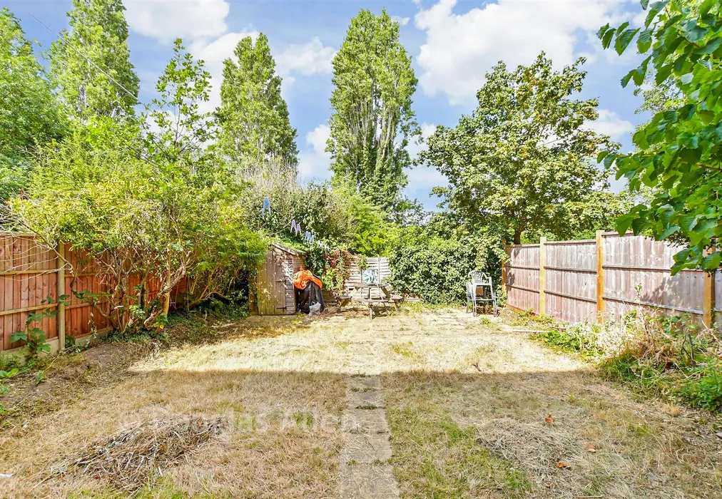 Rear Garden - Beechwood Drive, Woodford Green, Essex - Wards of Kent