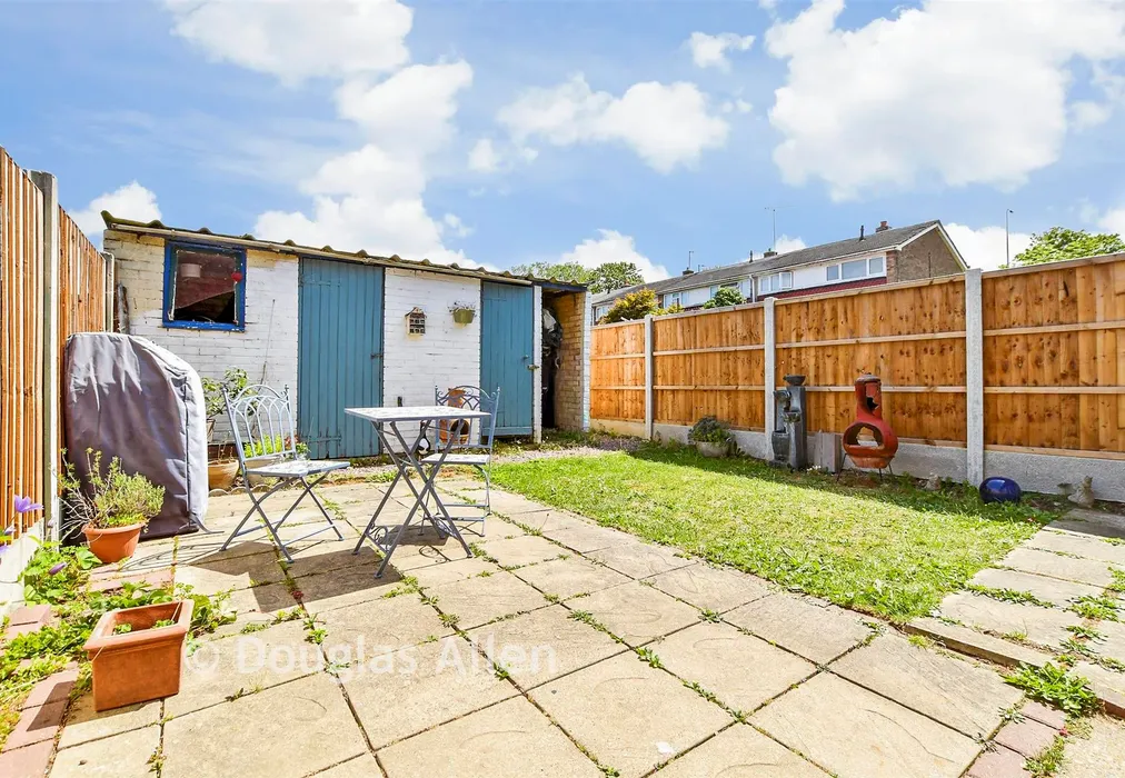 Rear Garden - Falstones, Basildon, Essex - Wards of Kent