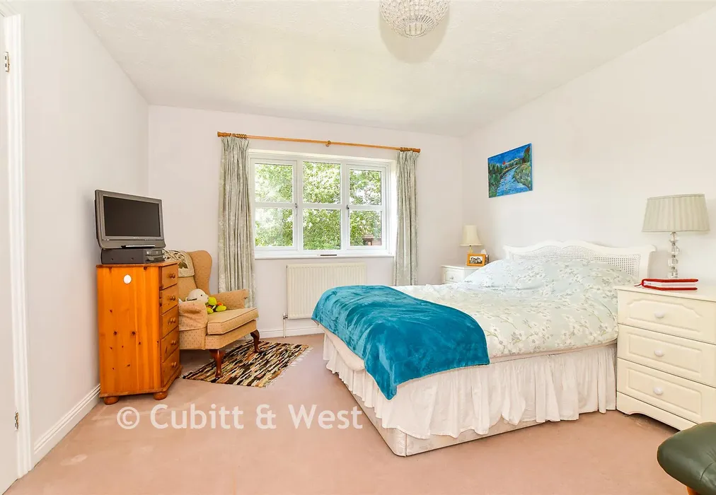 Bedroom 1 - Mallard Drive, Ridgewood, Uckfield, East Sussex - Wards of Kent
