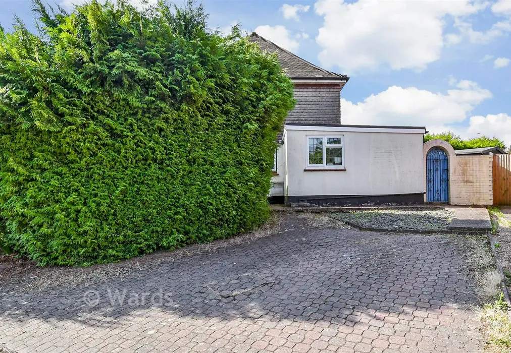 Driveway/Parking - Herts Crescent, Loose, Maidstone, Kent - Wards of Kent