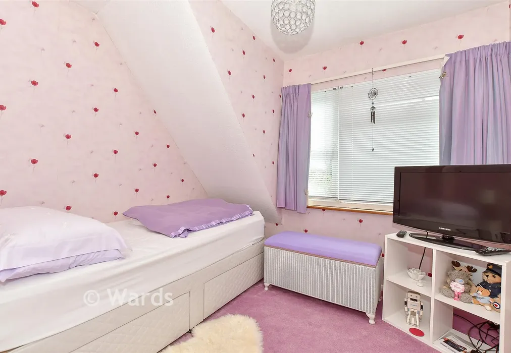 Bedroom 2 - Corner Farm Road, Staplehurst, Kent - Wards of Kent