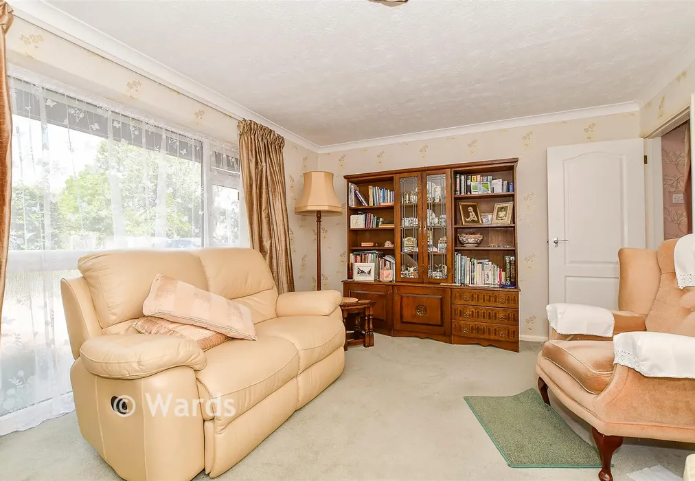 Lounge - Corner Farm Road, Staplehurst, Kent - Wards of Kent