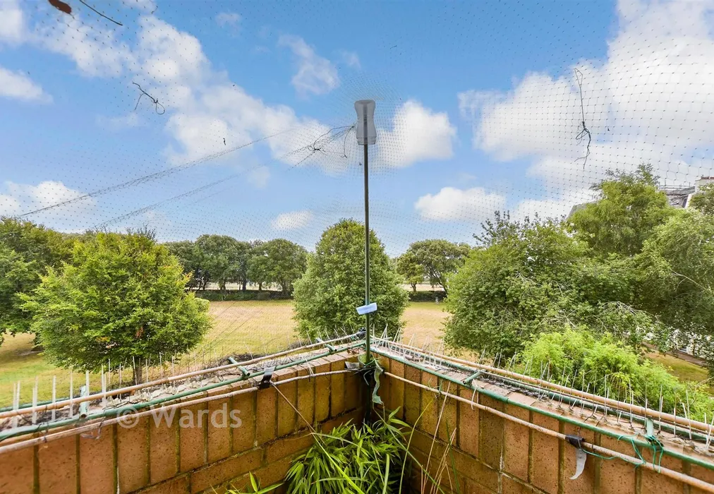 Balcony / Terrace - Sandgate Road, Folkestone, Kent - Wards of Kent