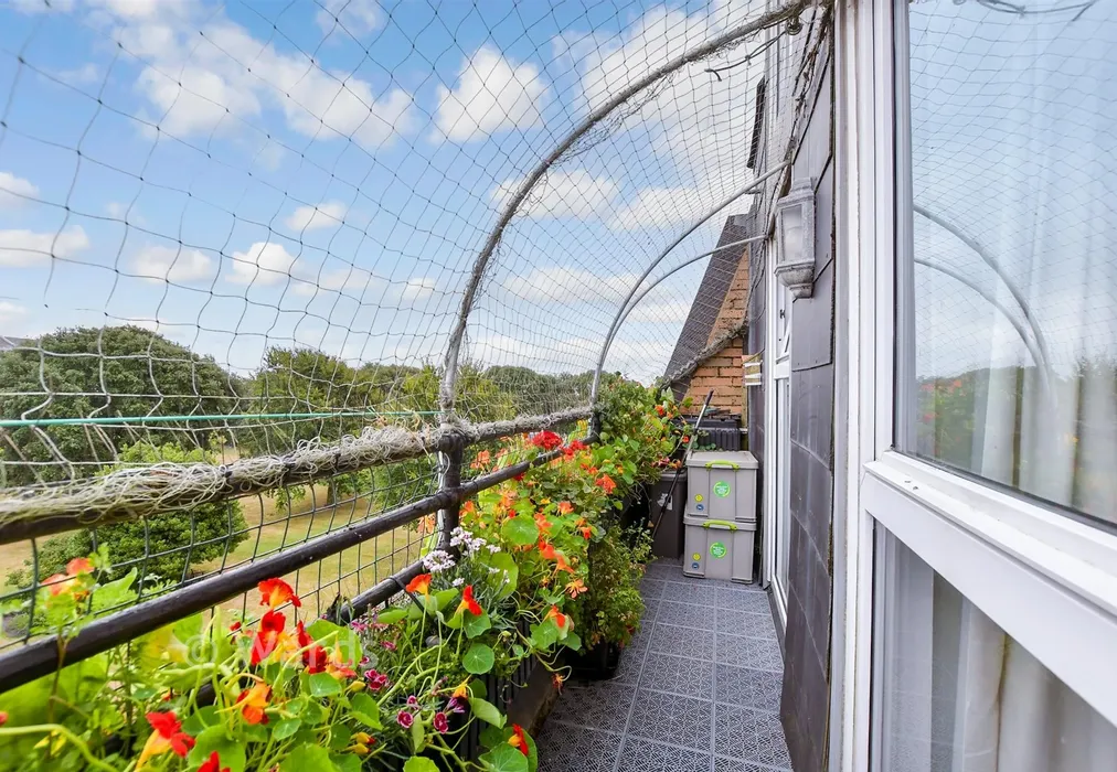 Balcony / Terrace - Sandgate Road, Folkestone, Kent - Wards of Kent