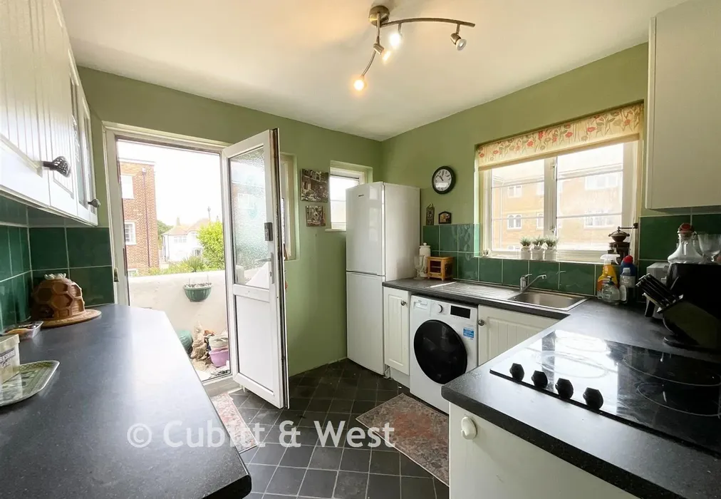 Kitchen*** - Anscombe Road, Worthing, West Sussex - Wards of Kent