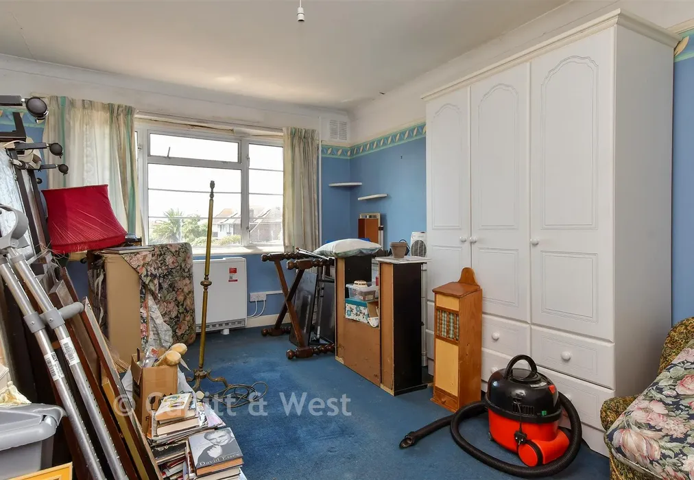 Bedroom 1 - Anscombe Road, Worthing, West Sussex - Wards of Kent
