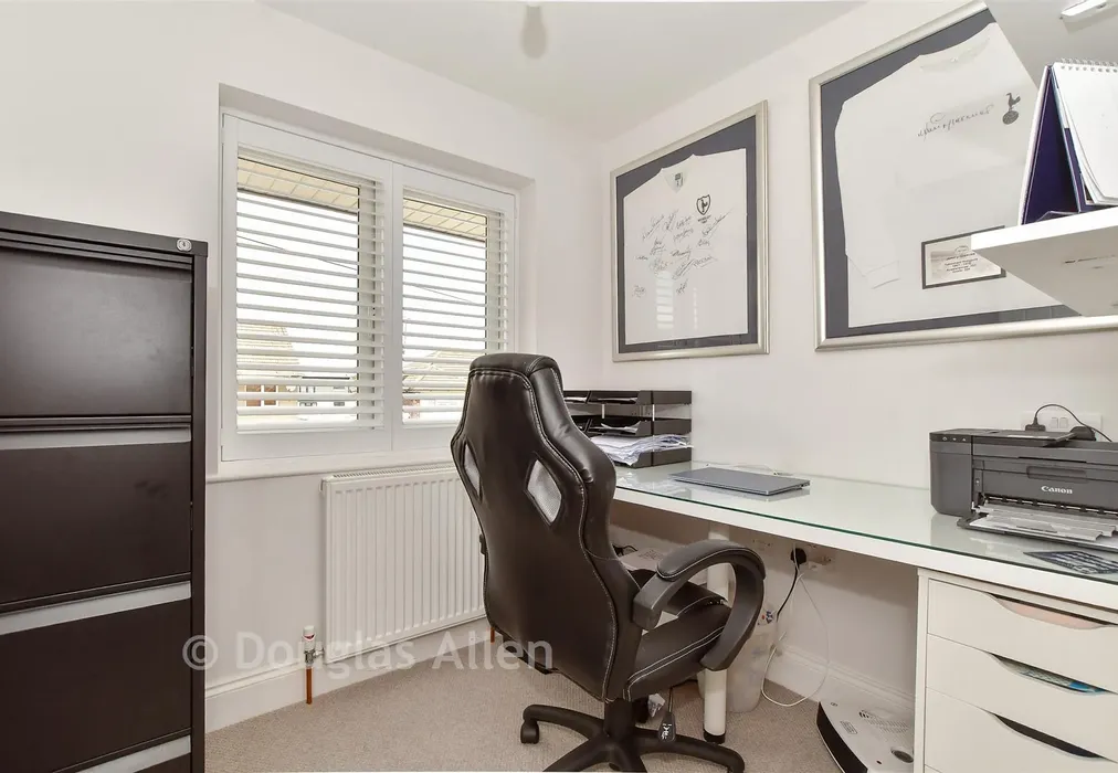 Bedroom 4 - Rosebank, Waltham Abbey, Essex - Wards of Kent