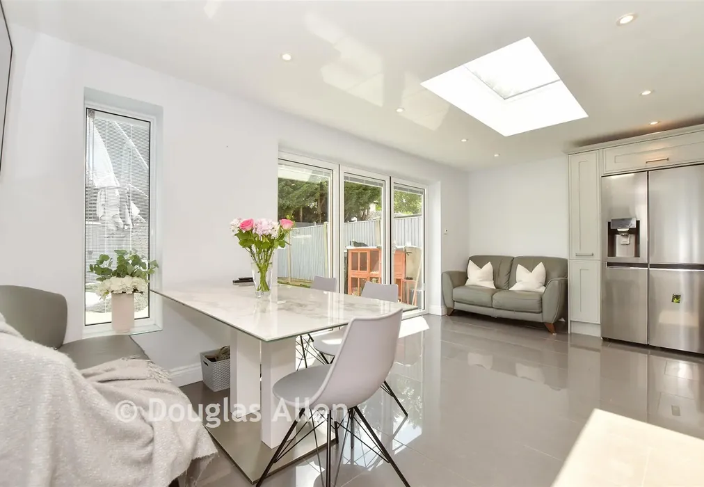 Dining Area - Rosebank, Waltham Abbey, Essex - Wards of Kent