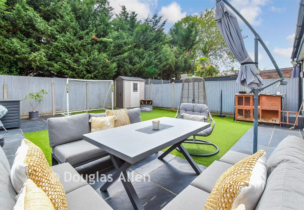 Rear Garden - Rosebank, Waltham Abbey, Essex - Wards of Kent